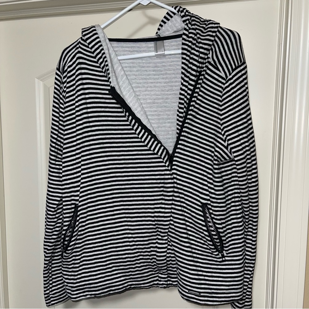 Women’s zip up hoodie sweatshirt